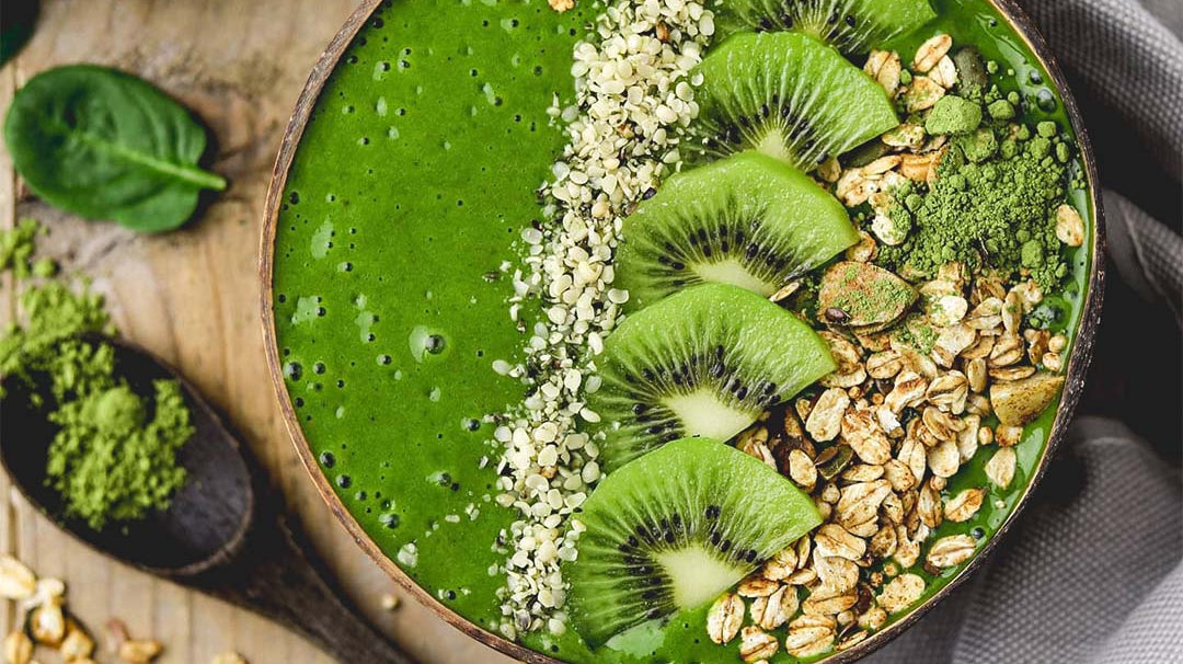 Green Matcha Kiwi Smoothie Bowl