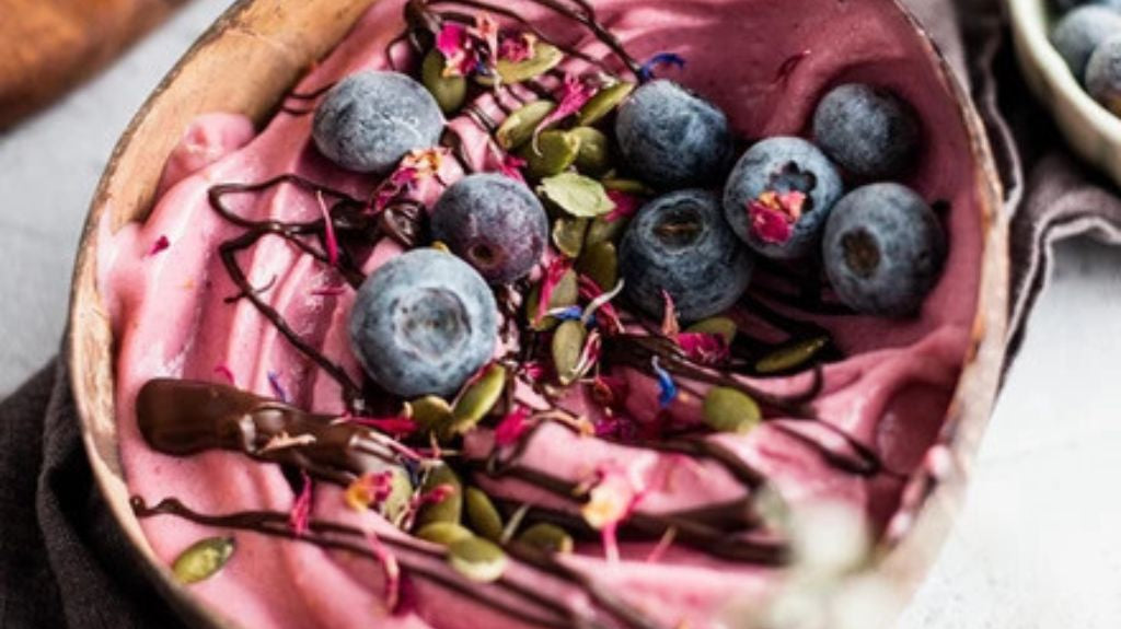 Raspberry Choco Smoothie Bowl