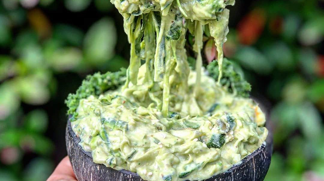 Cheesy Avocado Pasta - Raw, Vegan & Nut-free