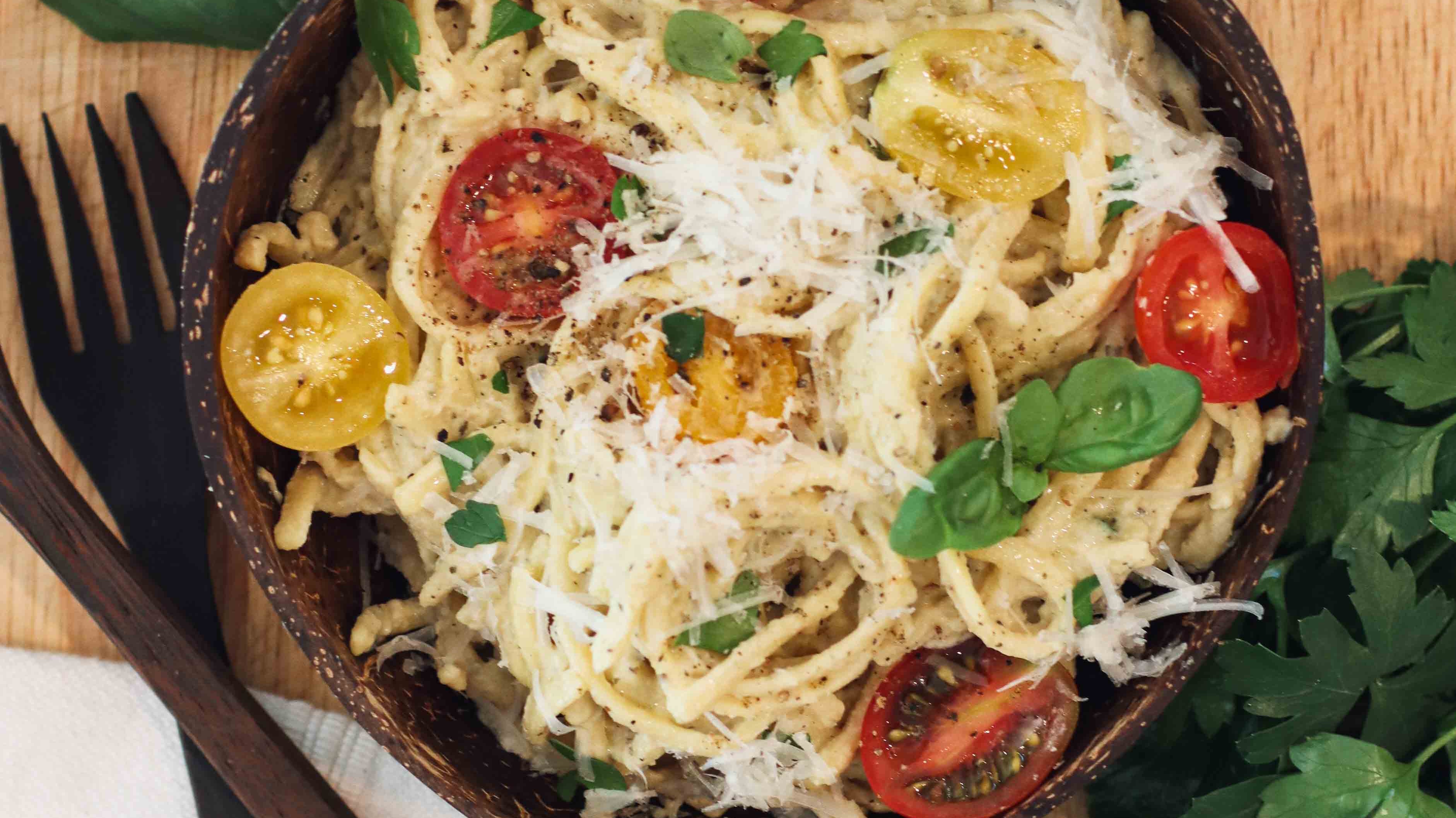 Creamy Garlic Cashew Cauliflower Pasta