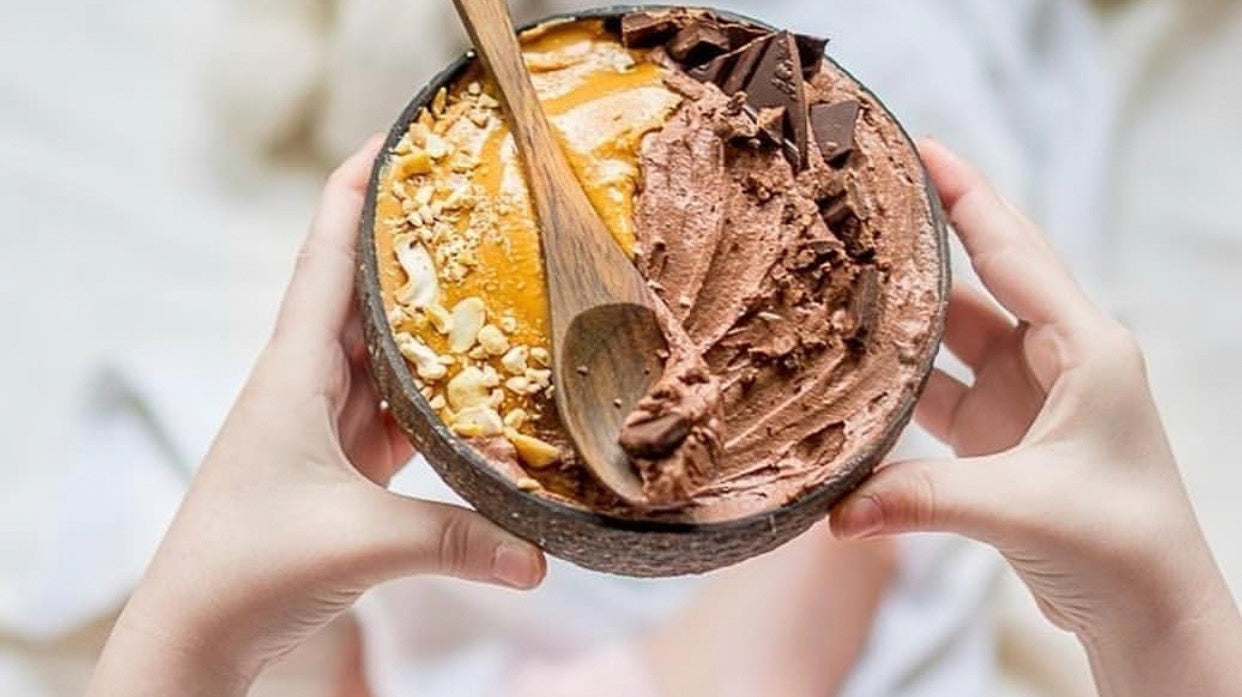 Double Chocolate & Peanut Butter Smoothie Bowl