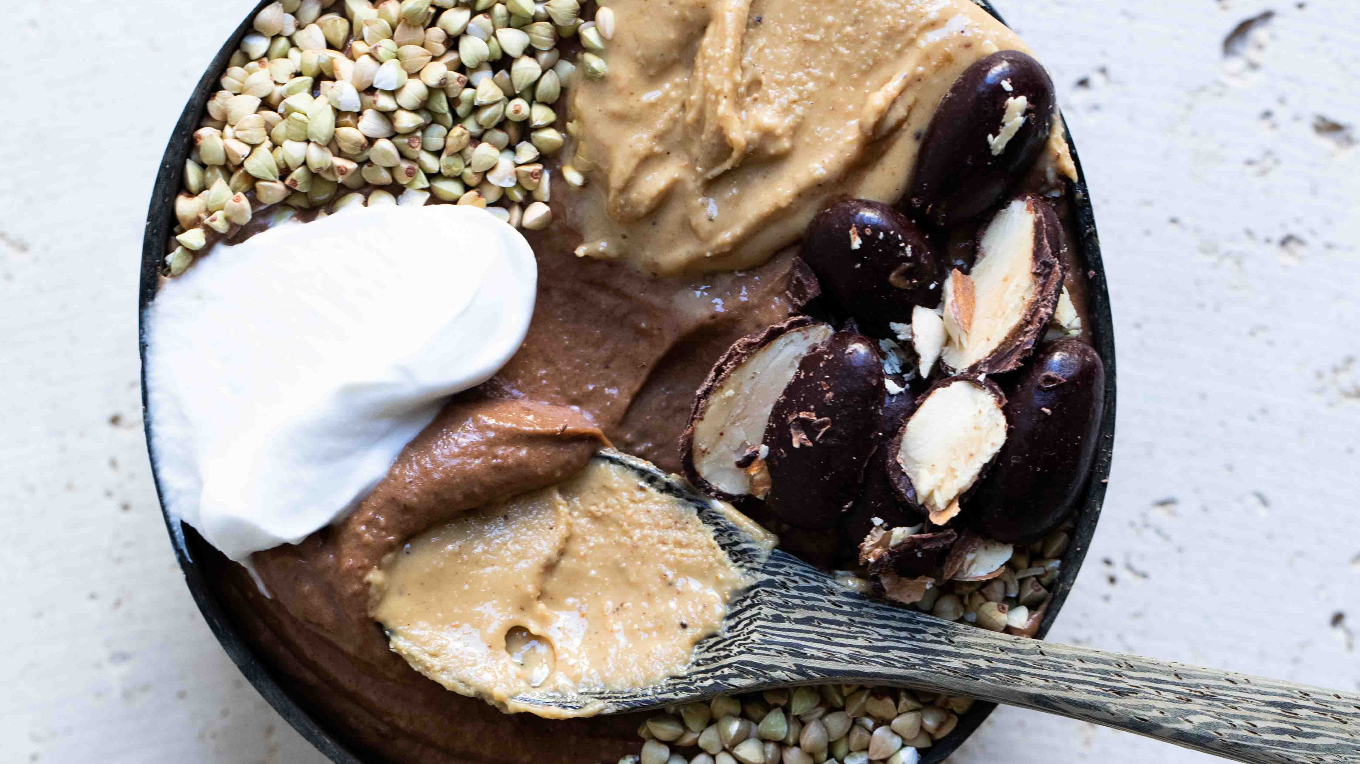 Chocolate Cheesecake Smoothie Bowl