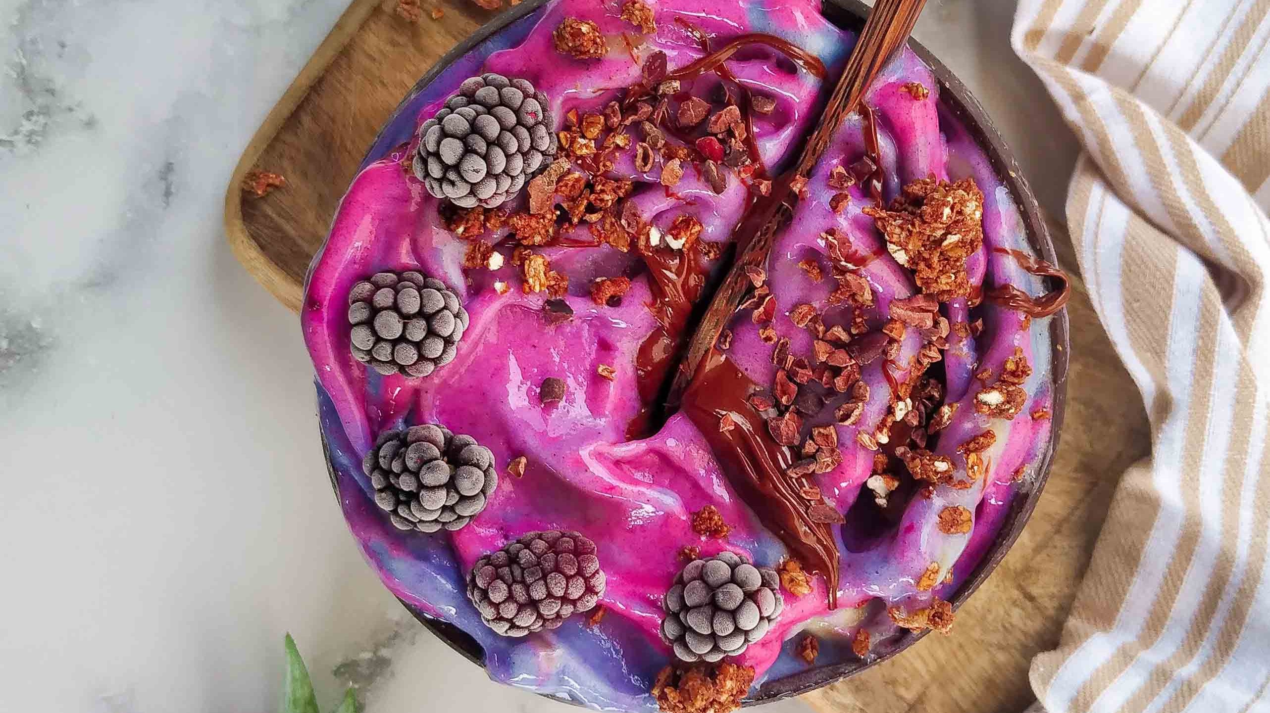 Pineapple Maracuja Smoothie Bowl