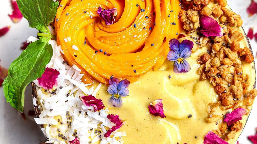 Mango Lassi Smoothie Bowl