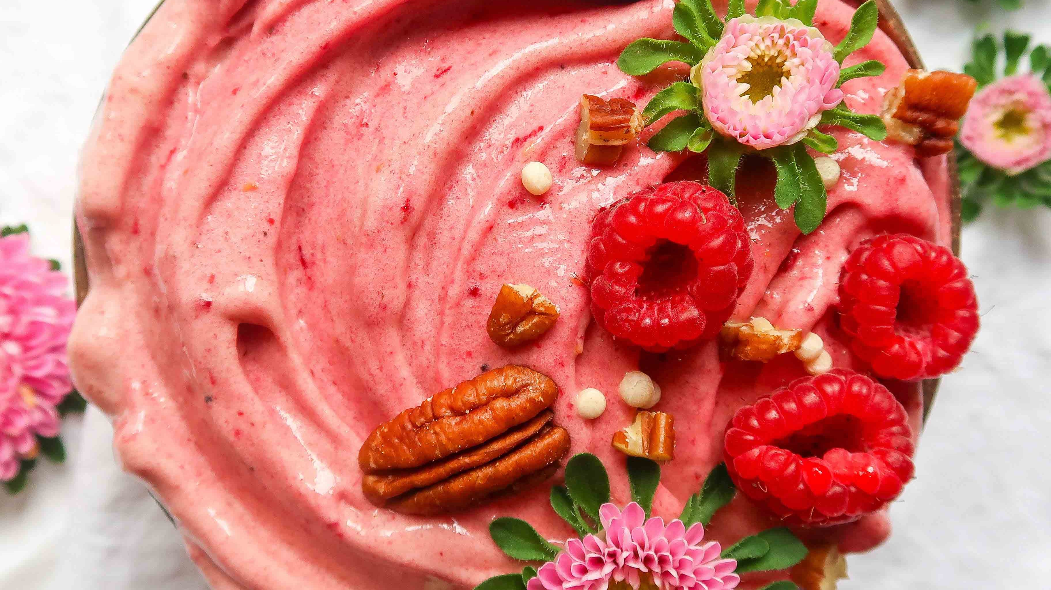 Raspberry Ripple Smoothie Bowl