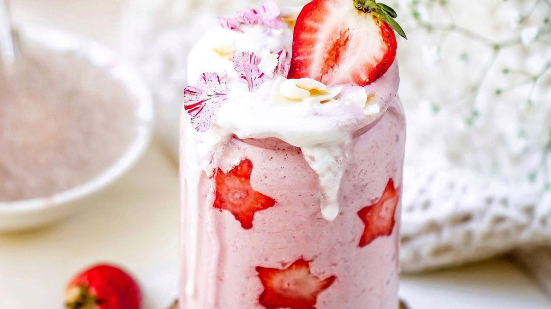 Strawberry Milk Shake with Sago Pearls