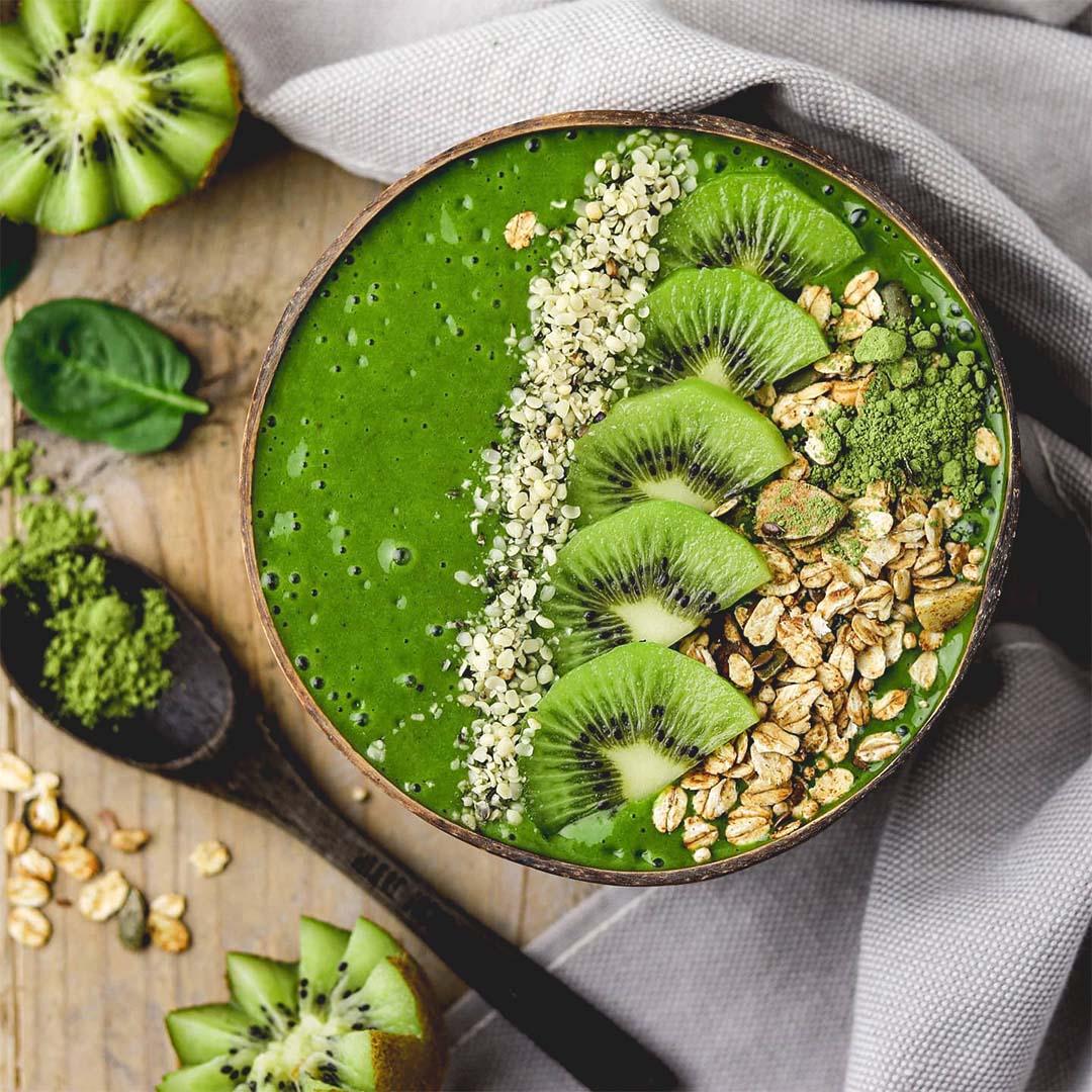 Green Matcha Kiwi Smoothie Bowl