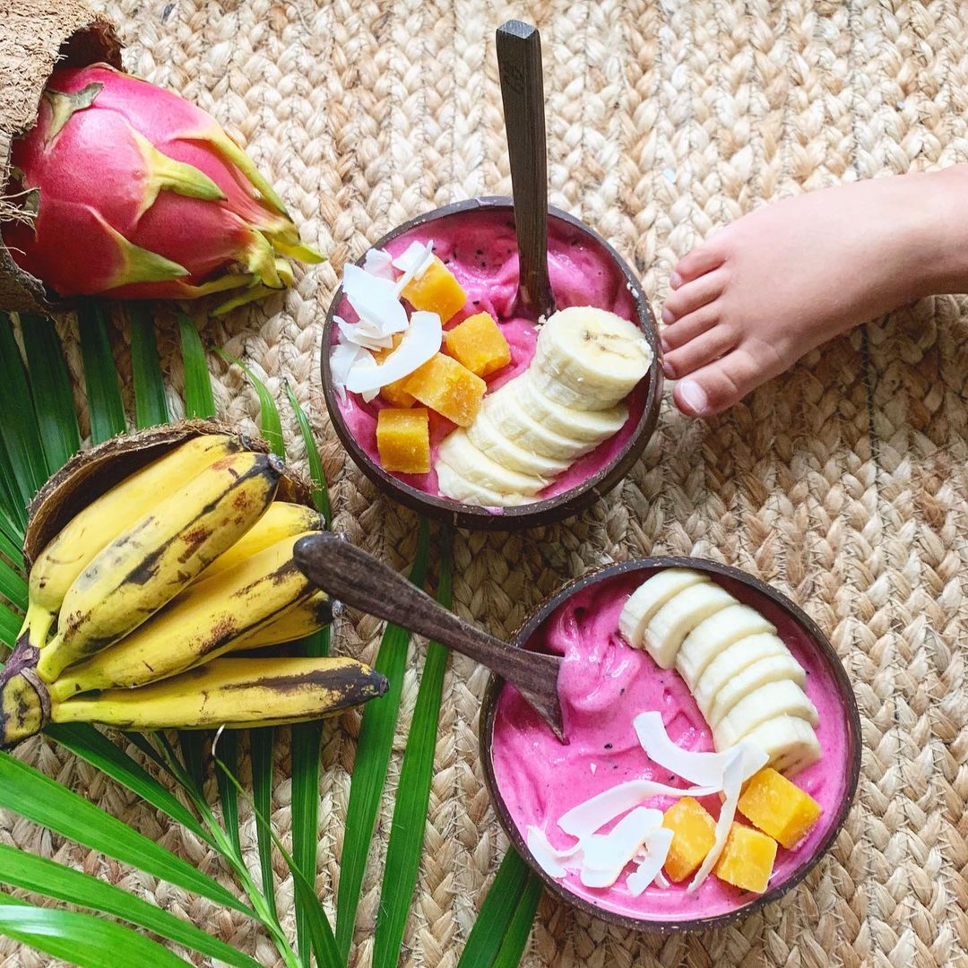 5 Kid Friendly Smoothies & Smoothie Bowl Recipes