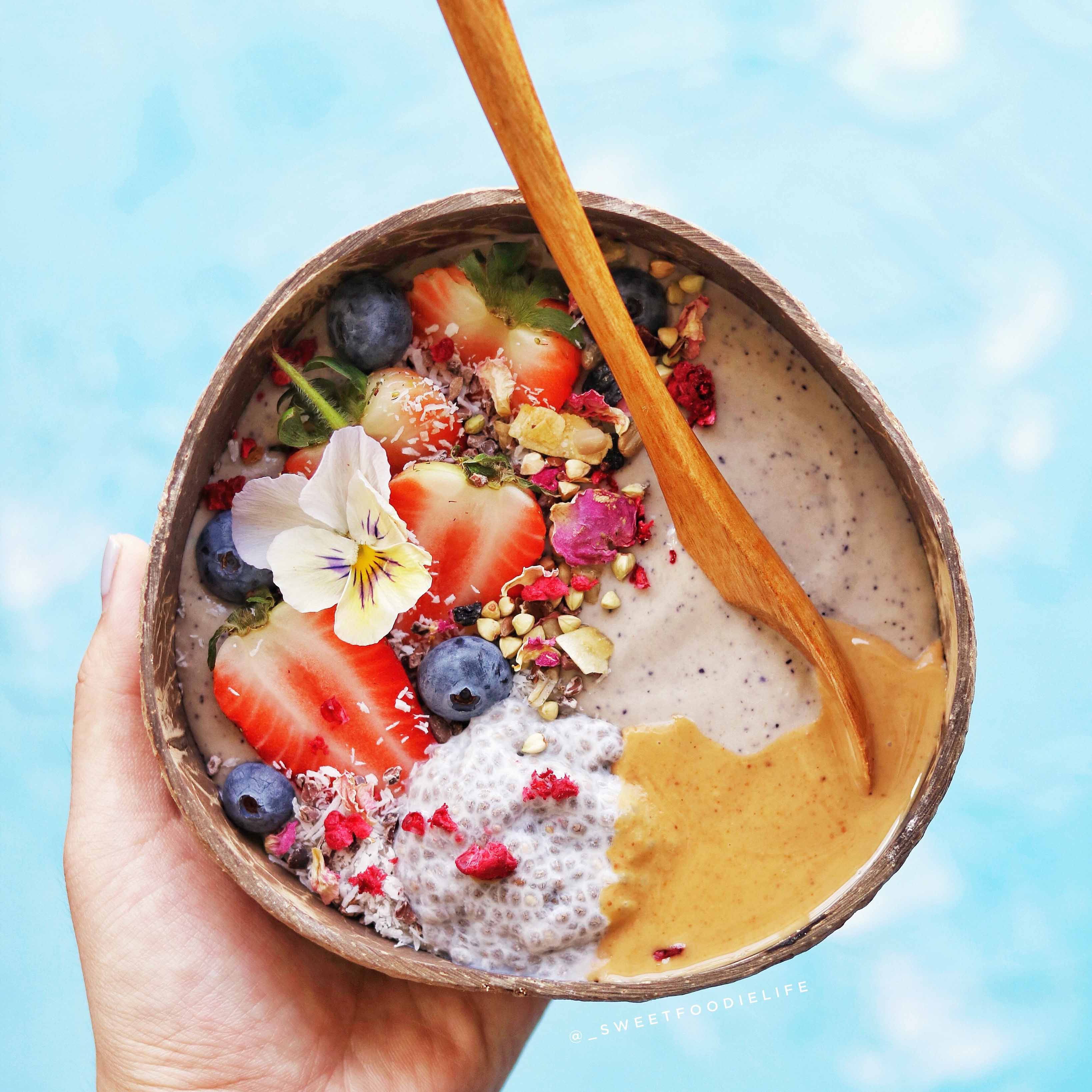 Blueberry Breakfast Smoothie Bowl