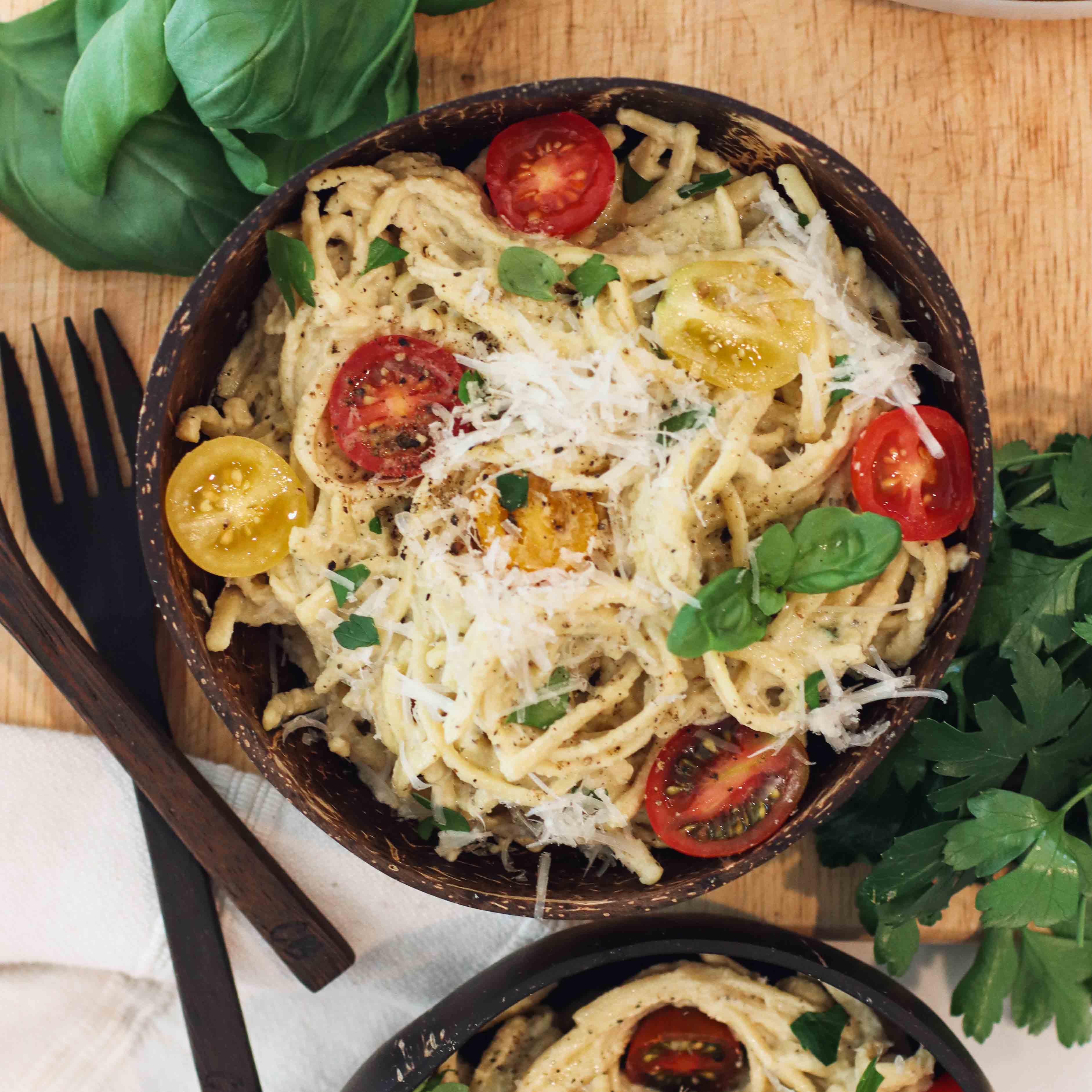 Creamy Garlic Cashew Cauliflower Pasta