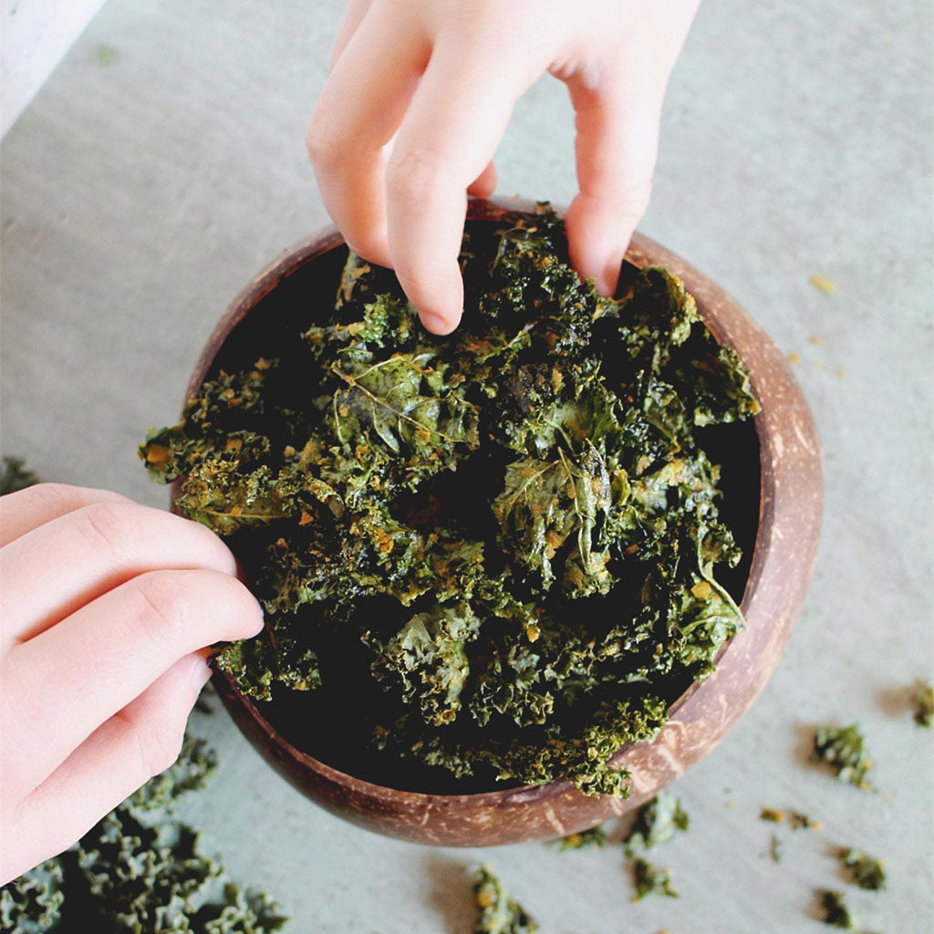 Cheesy Vegan Kale Chips